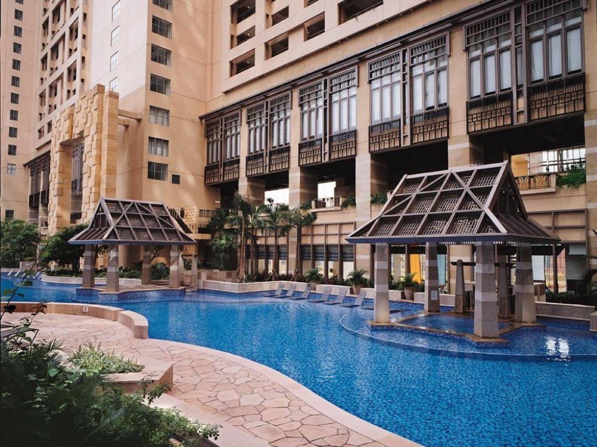 Rambler Oasis Гонконг